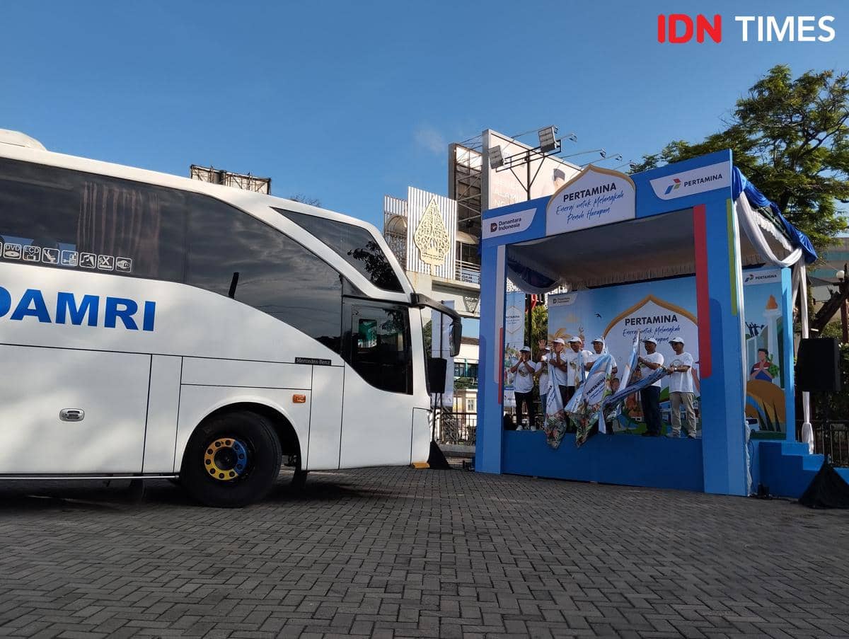 Pelepasan armada program arus balik Pertamina di Semarang, Sabtu (28/3/2026). (IDN Times/Dhana Kencana)