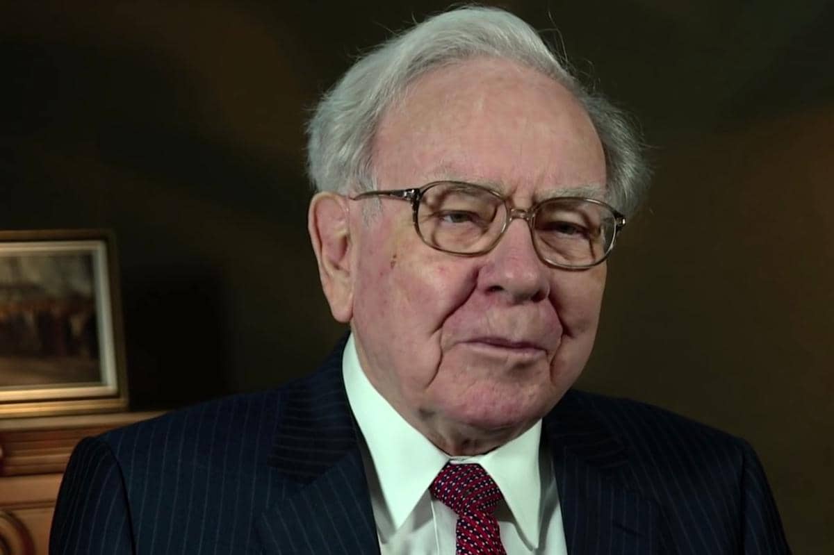 5 Hal yang Membuat Warren Buffett Rela Mengeluarkan Uang