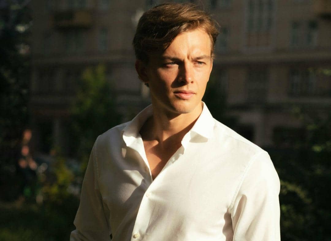 Kenapa Saat Membeli Kemeja Formal Harus Mempertimbangkan Bahannya?