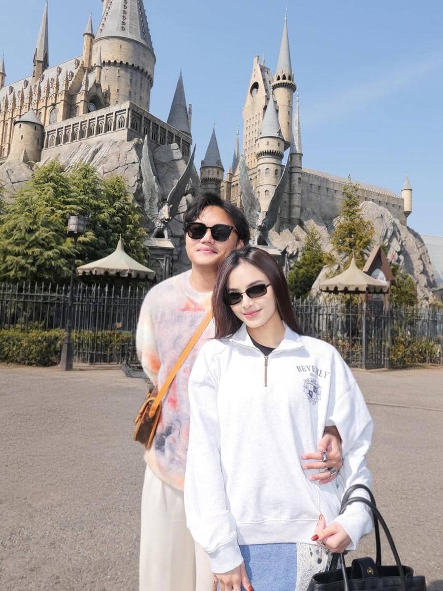 momen liburan Rizky Febian dan Mahalini di Jepang