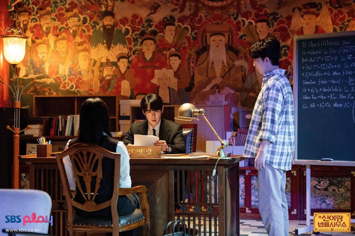 7 Langkah Menangani Klien Hantu ala Shin I Rang di Phantom Lawyer