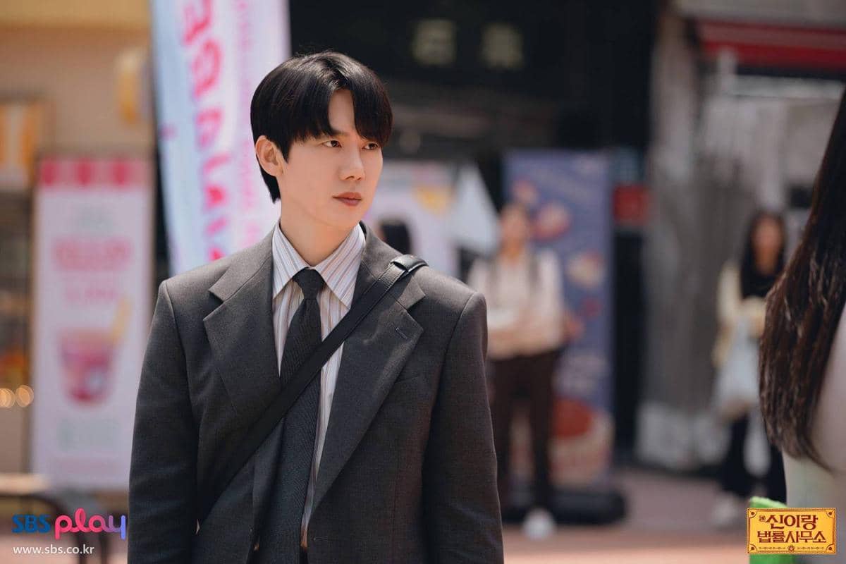 Apakah Shin I Rang Dapat Bayaran dari Klien Hantunya di Phantom Lawyer?