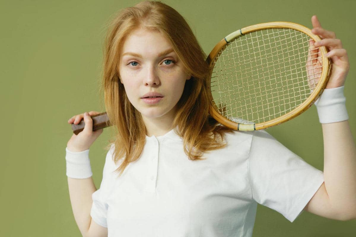 ilustrasi perempuan berolahraga