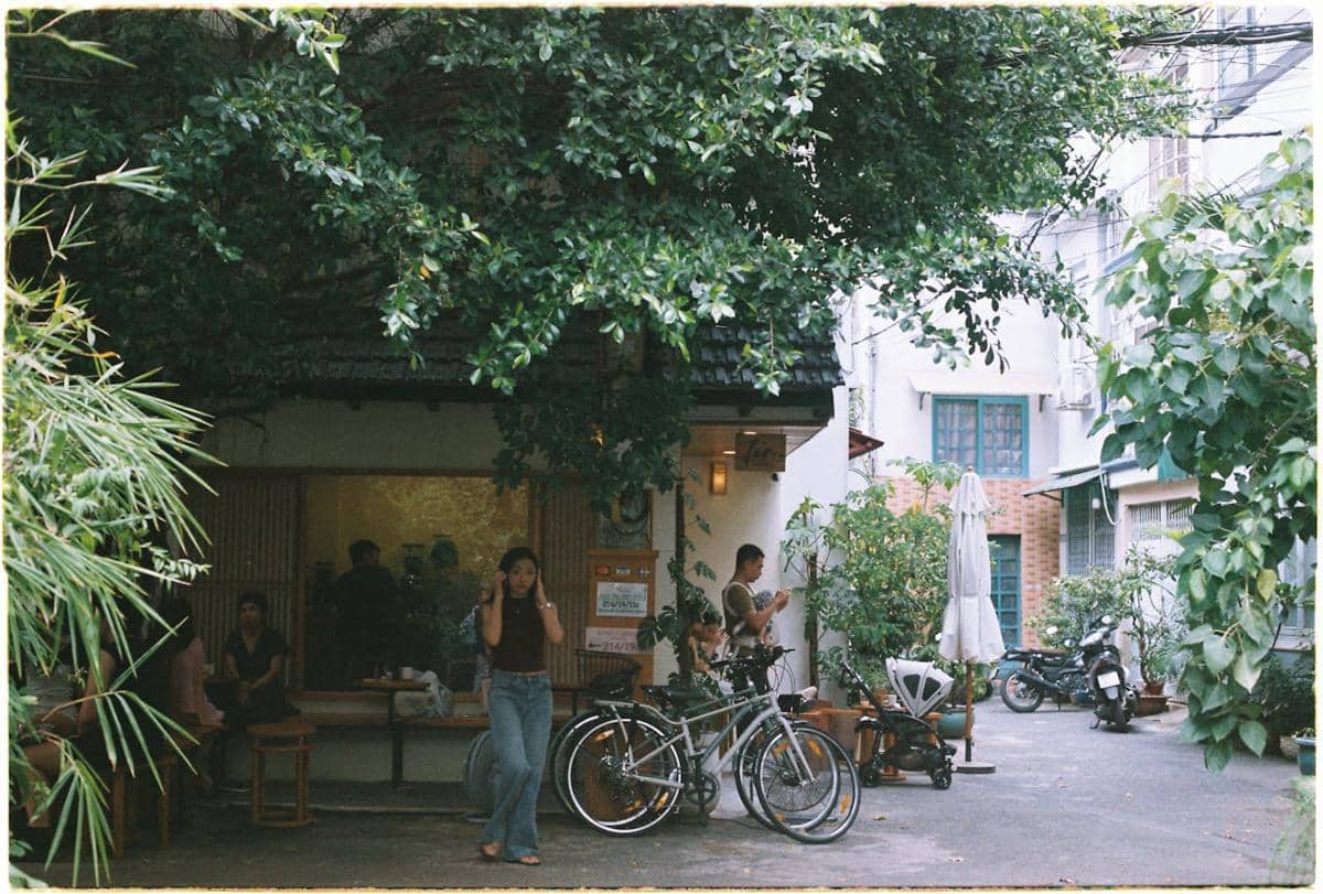 7 Kafe Sejuk dan Rindang di Surabaya, Ngopi Tetap Syahdu di Cuaca Panas