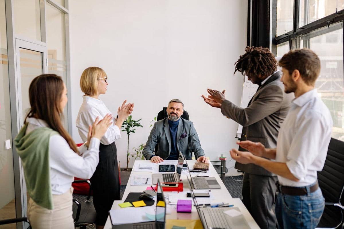 5 Kebiasaan Kecil di Kantor yang Bikin Kamu Disegani Rekan Kerja