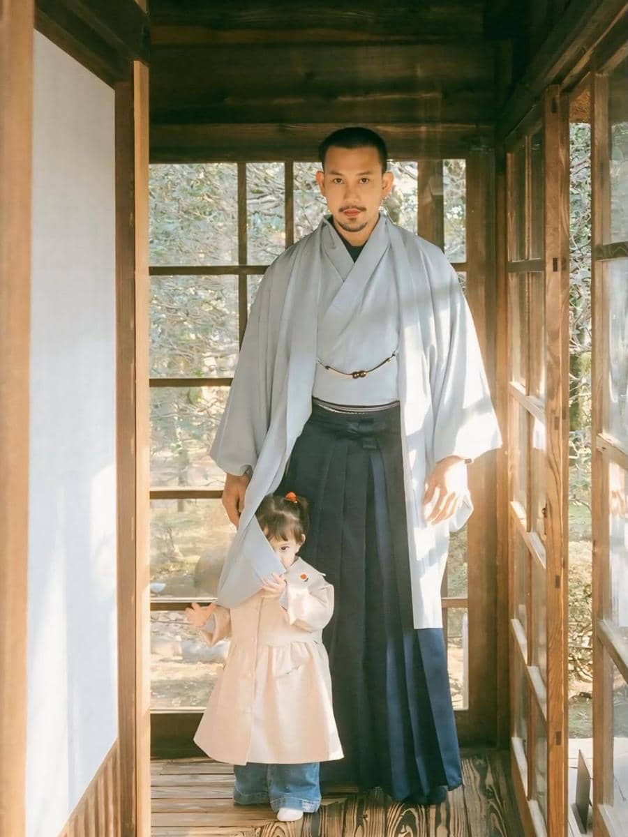 Photoshoot keluarga Denny Sumargo di Jepang