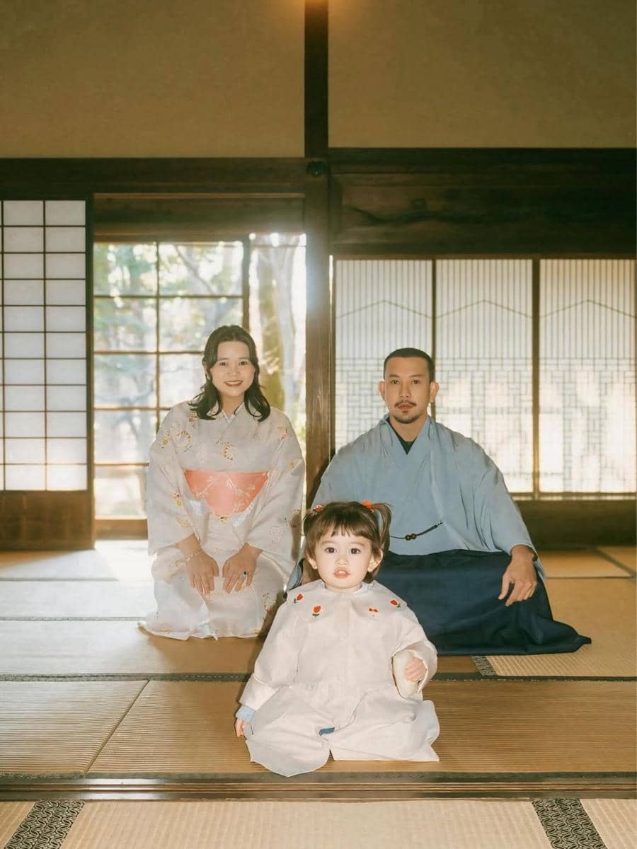 Photoshoot keluarga Denny Sumargo di Jepang