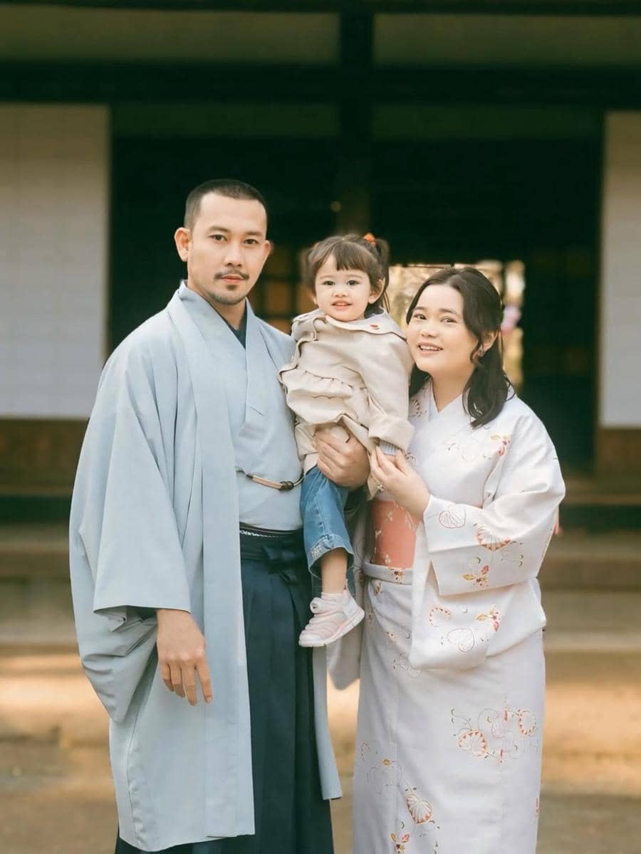 Photoshoot keluarga Denny Sumargo di Jepang