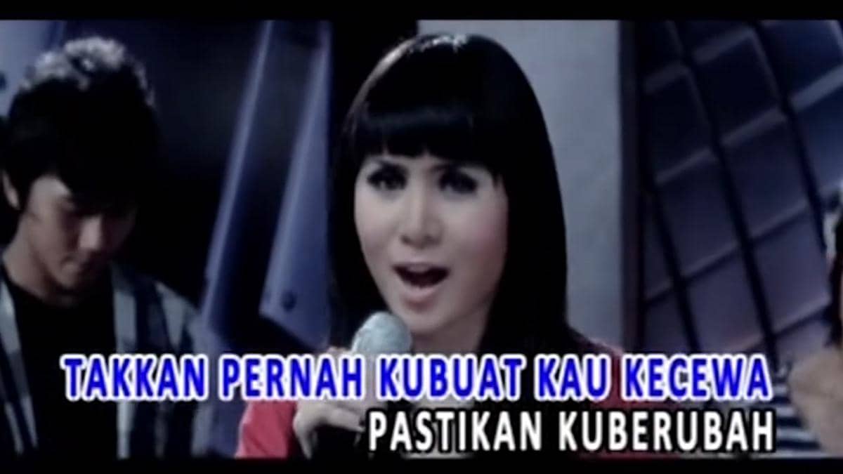 cuplikan video klip "Hatiku Bicara"