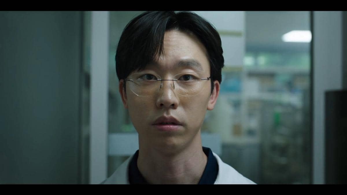 Uhm Jun Gi di drama Phantom Lawyer