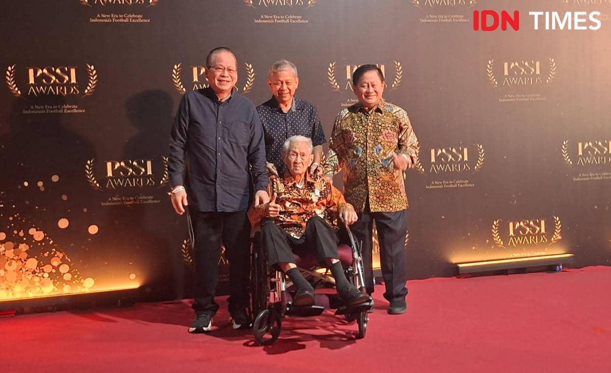 Macan Betawi Terima Legend of the Year dalam PSSI Awards 2026