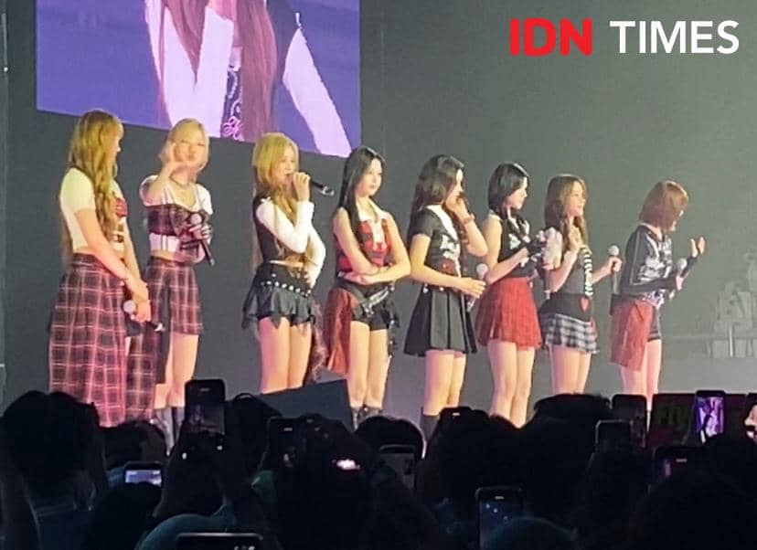 potret fan meeting Hearts2Hearts di Tennis Indoor Senayan, Sabtu (28/3/2026)