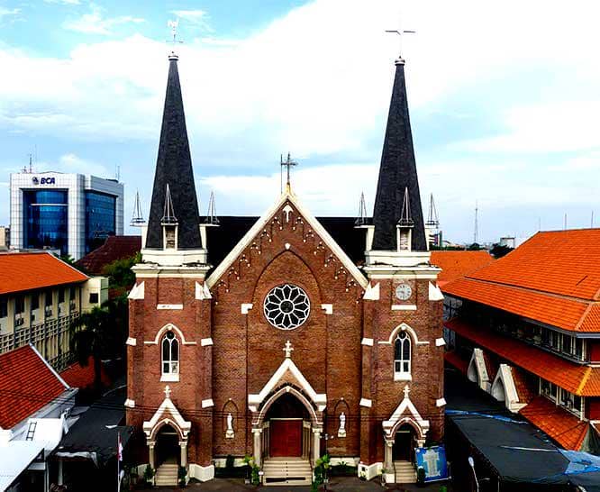 Potret Gereja Katolik Paroki Kelahiran Santa Perawan Maria