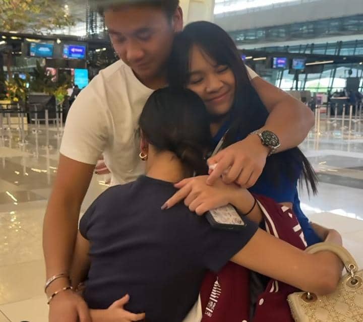 potret keluarga Nola B3 antar Neona Ayu ikut school immersion