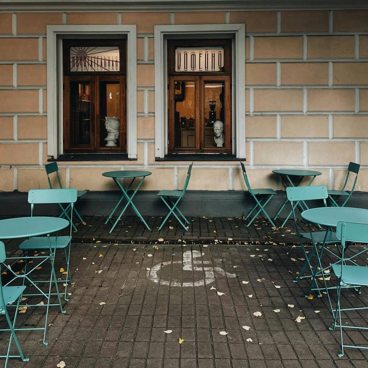 Ilustrasi area outdoor kafe