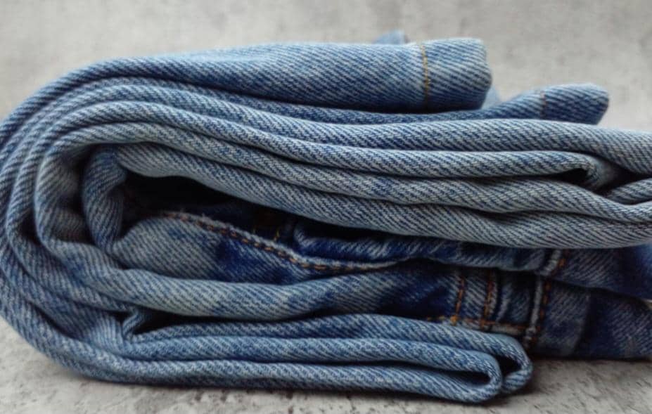 ilustrasi celana jeans