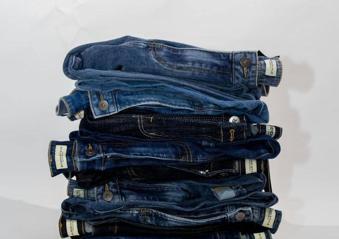 ilustrasi celana jeans