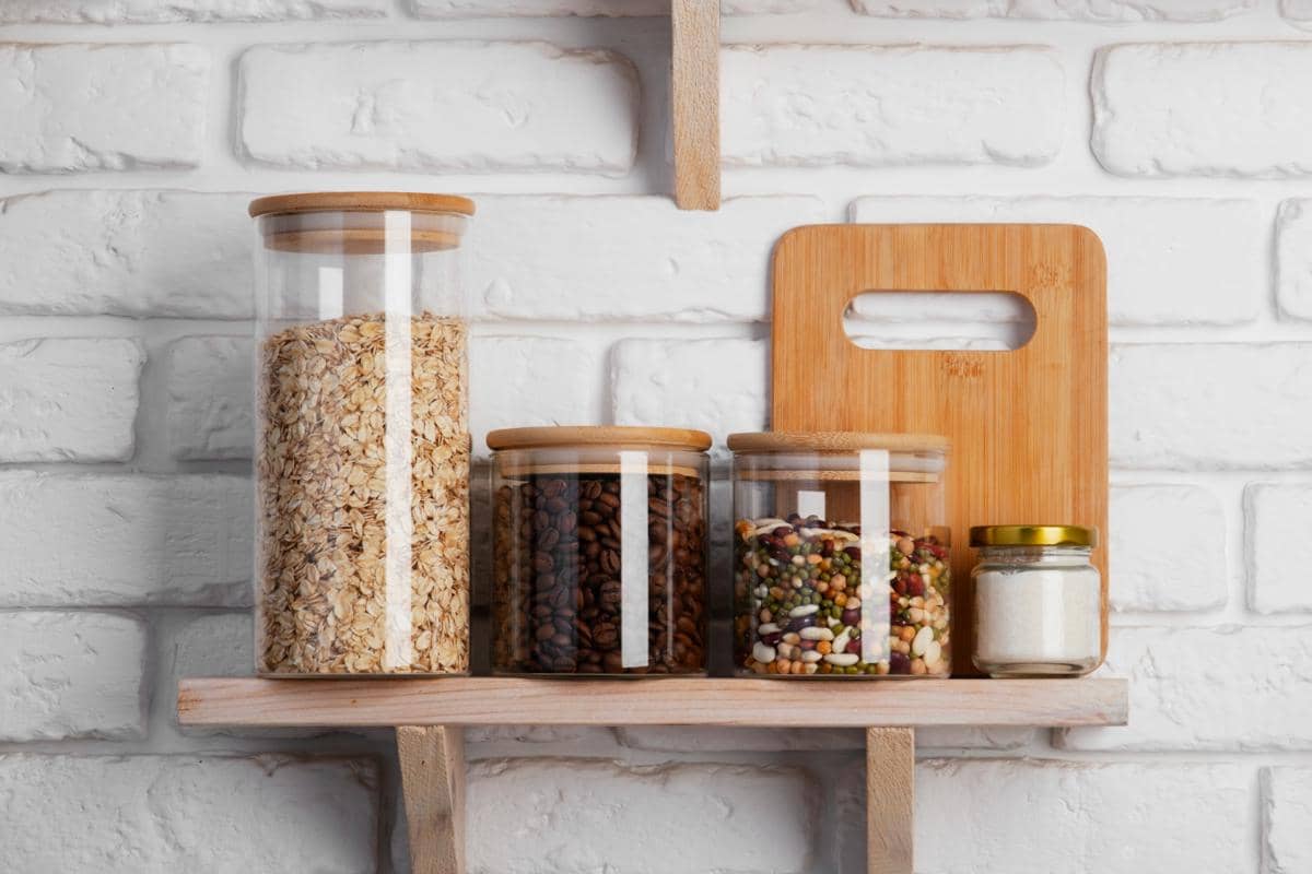 ilustrasi toples bahan makanan