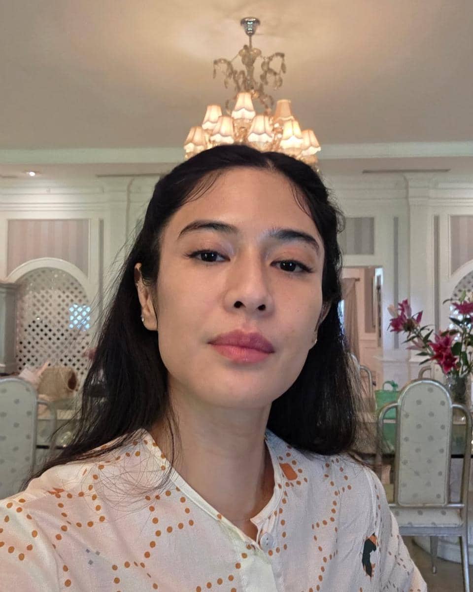 gaya Lebaran Dian Sastro