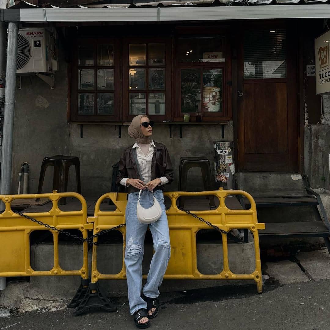 OOTD Blue Jeans ala Sadrina Octadelya