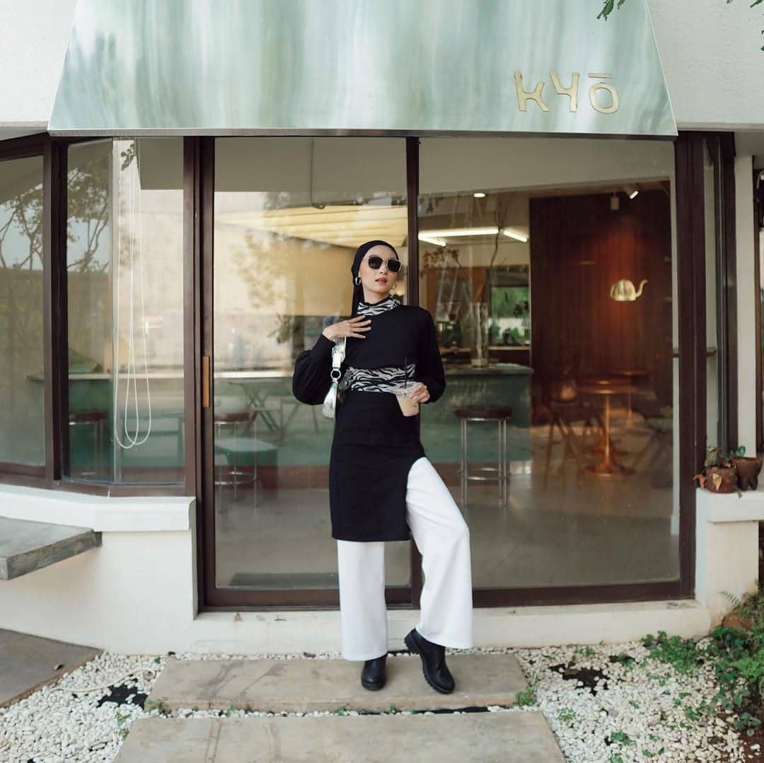 OOTD Monokrom ala Sadrina Octadelya