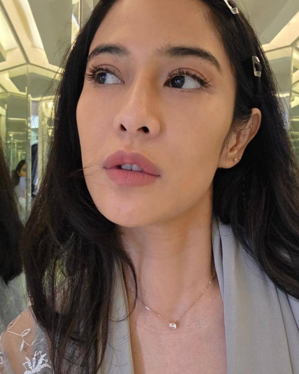 gaya Lebaran Dian Sastro