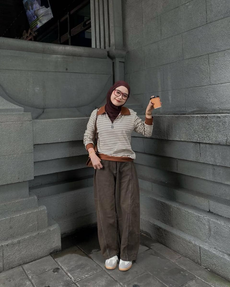OOTD Berkerah ala Novi Akmalya