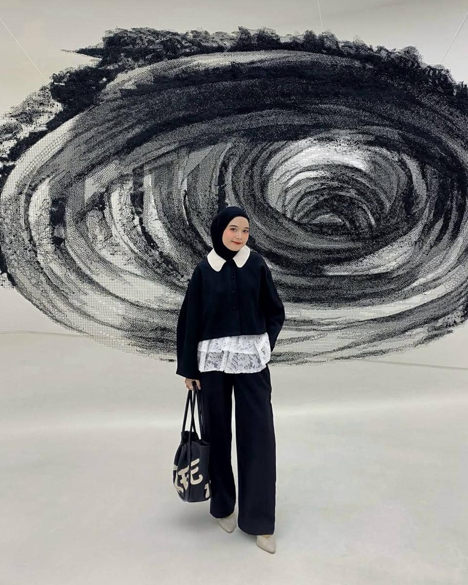 OOTD Berkerah ala Novi Akmalya