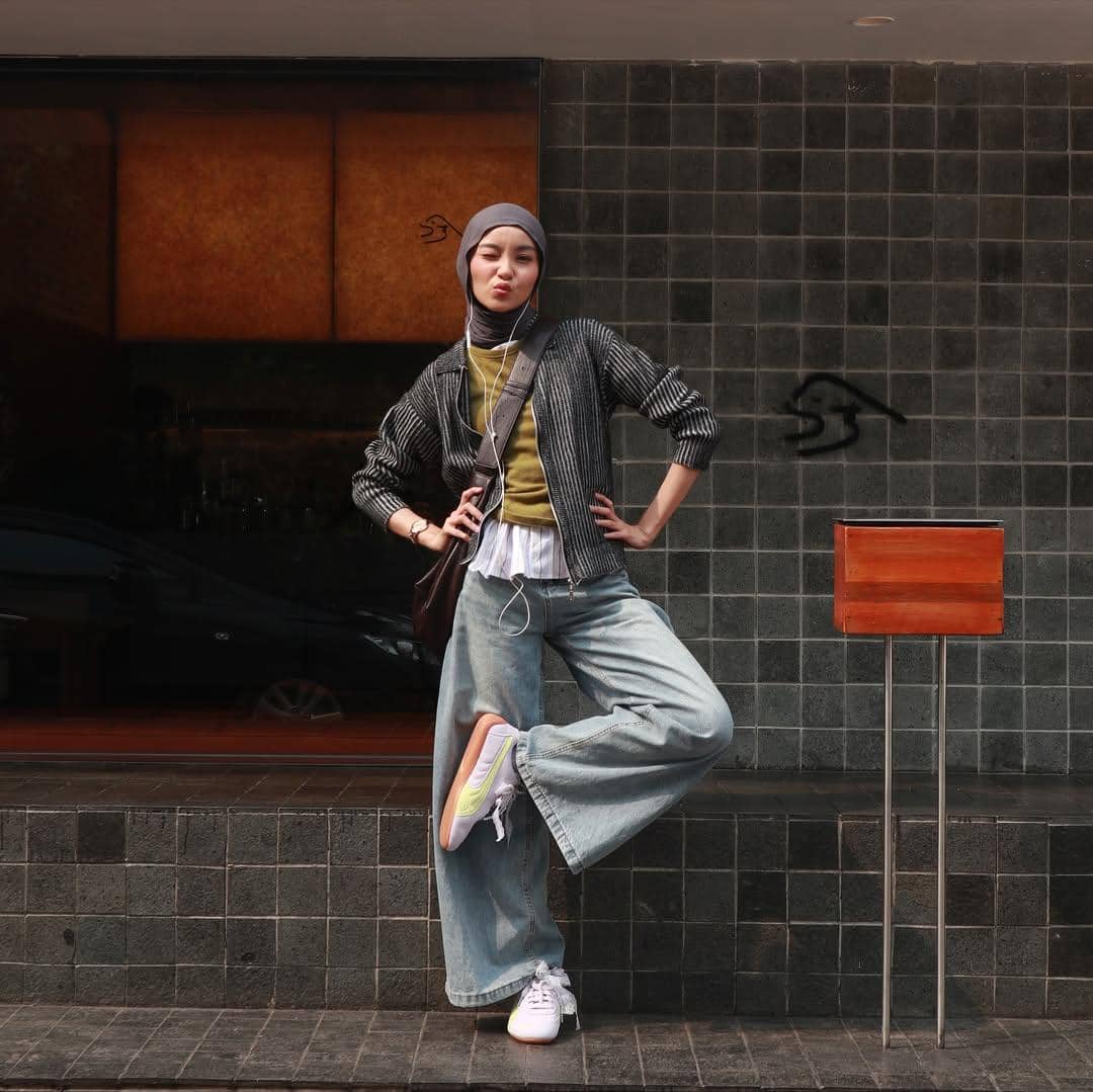 OOTD Blue Jeans ala Sadrina Octadelya