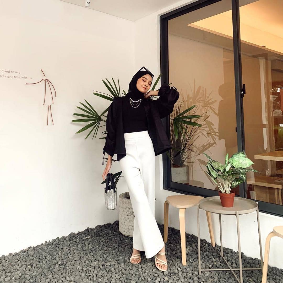 OOTD Monokrom ala Sadrina Octadelya