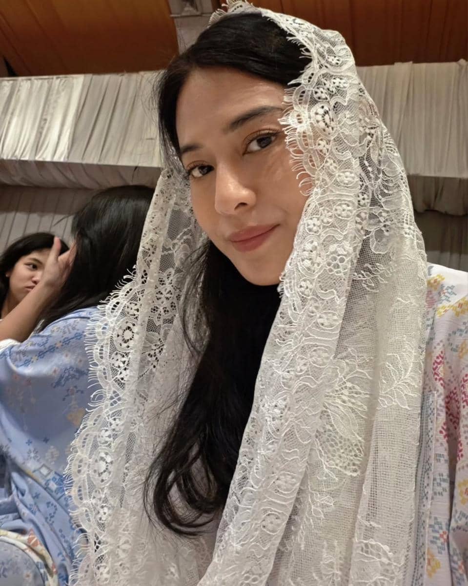 gaya Lebaran Dian Sastro