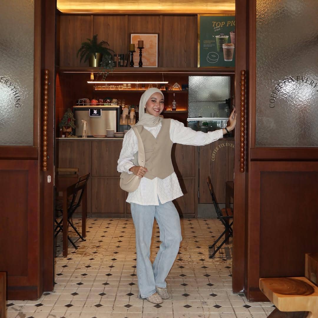 OOTD Blue Jeans ala Sadrina Octadelya