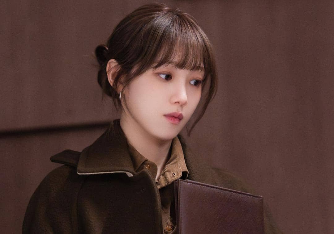 Lee Sung Kyung di drama In Your Radiant Season