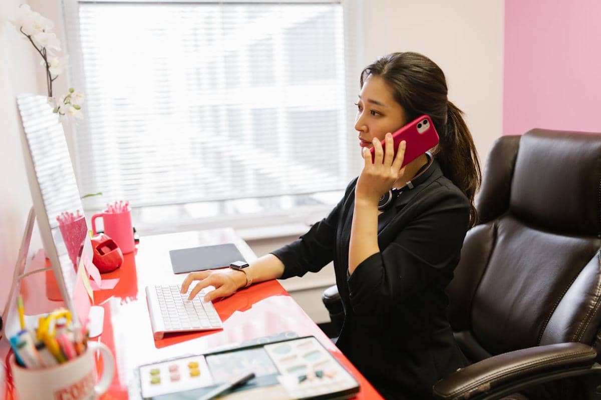 ilustrasi pekerja kantoran