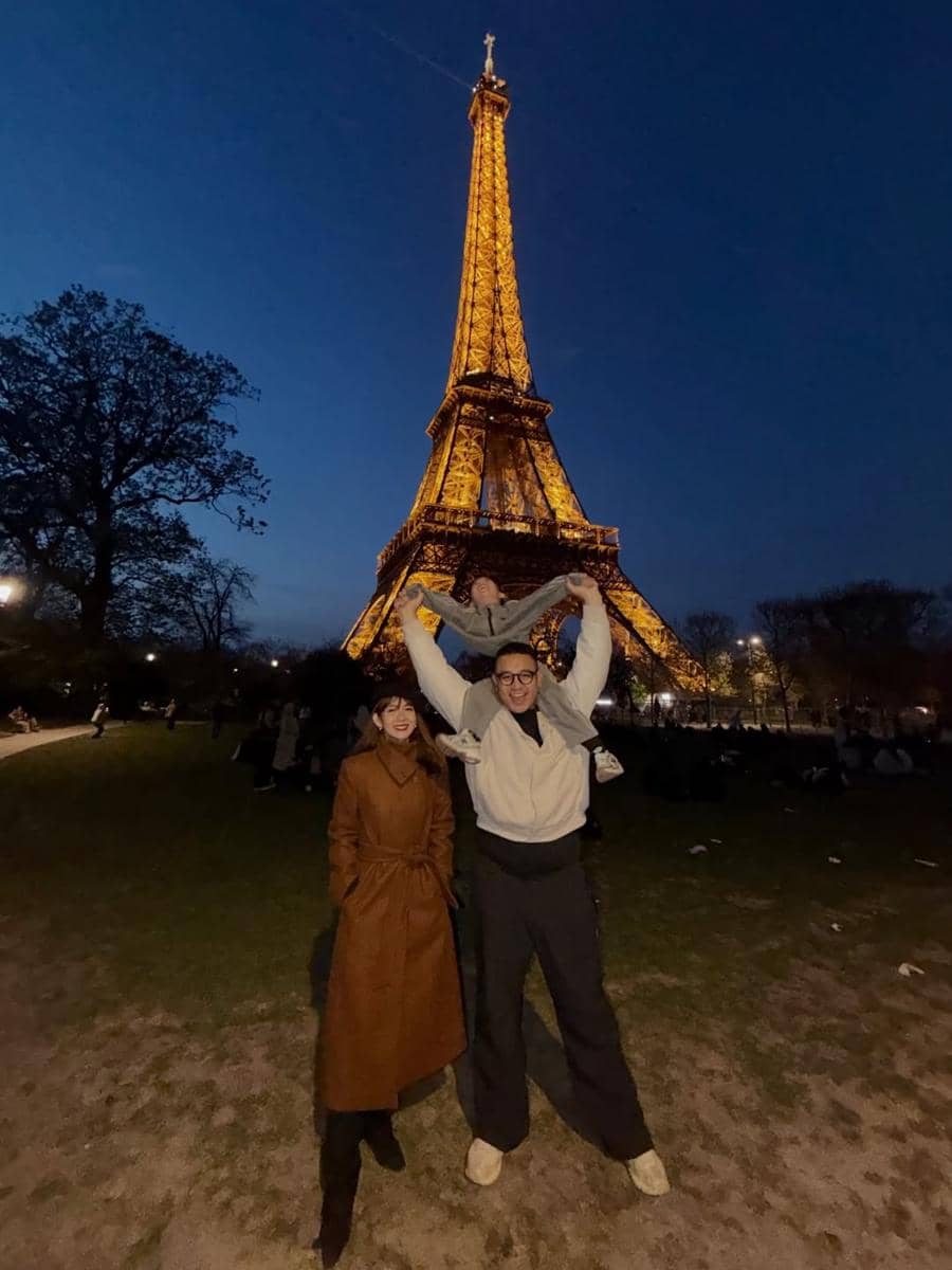 Keluarga Gilang Dirga keliling Paris sampai malam