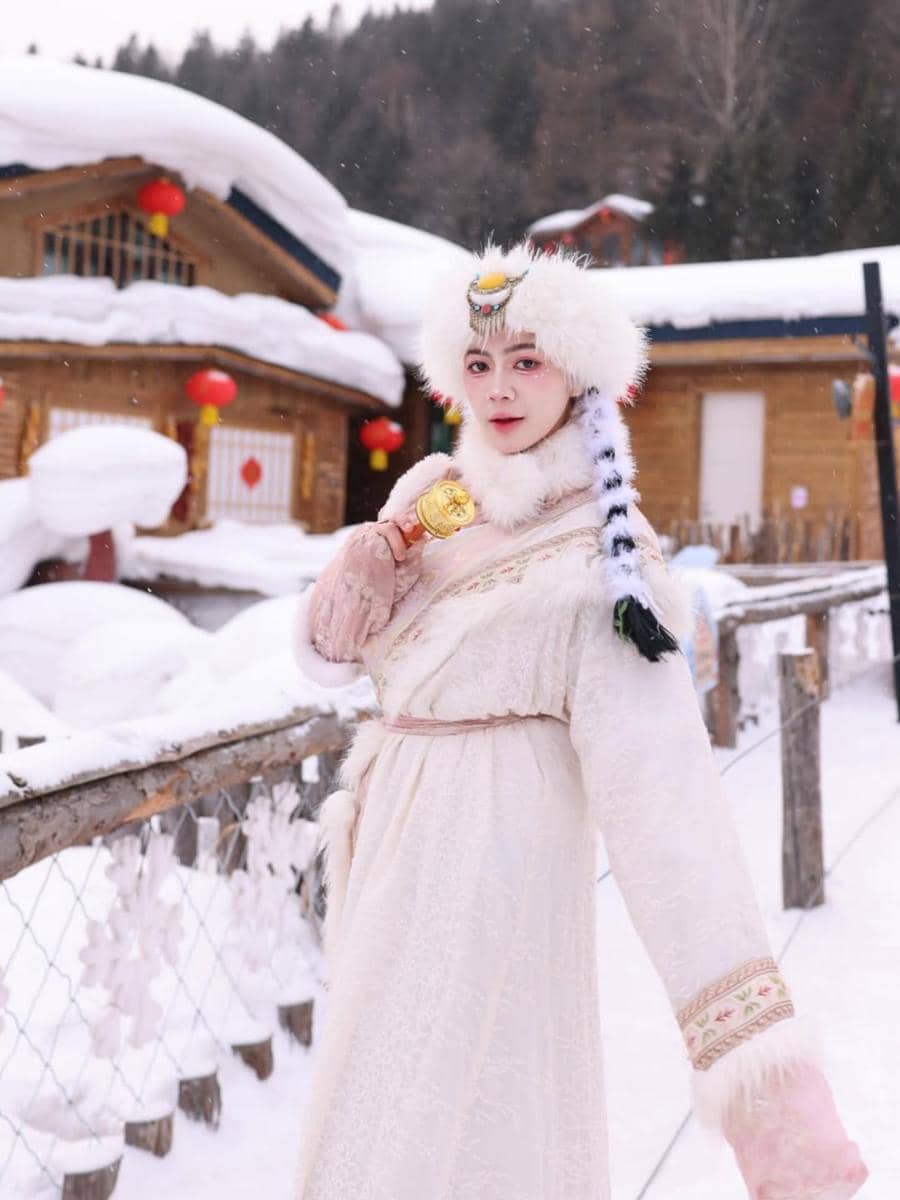 Felicya Angelista dengan makeup douyin saat di Harbin