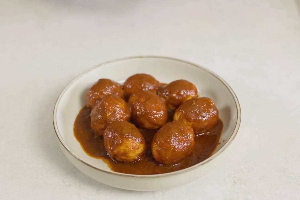 ilustrasi semur telur