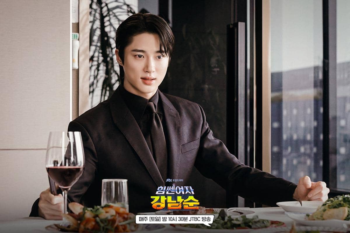 cuplikan drama Strong Girl Nam Soon