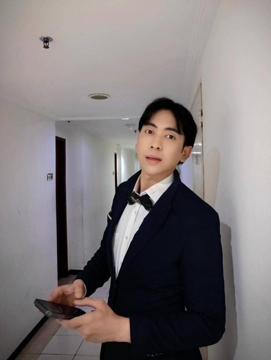 Egi Fazri tirukan gaya Vidi Aldiano