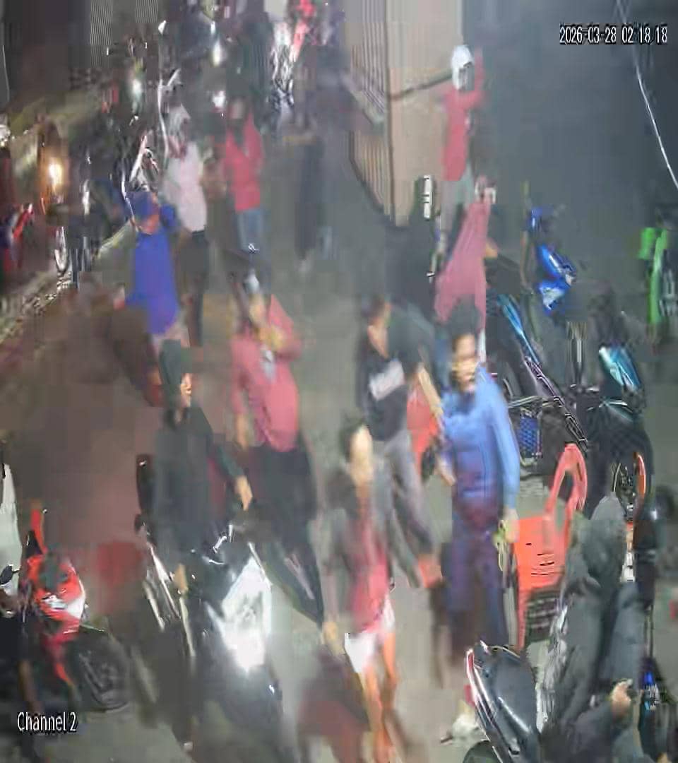 Viral Aksi Geng Motor Bawa Sajam Membabi Buta Serang Warung Biliar