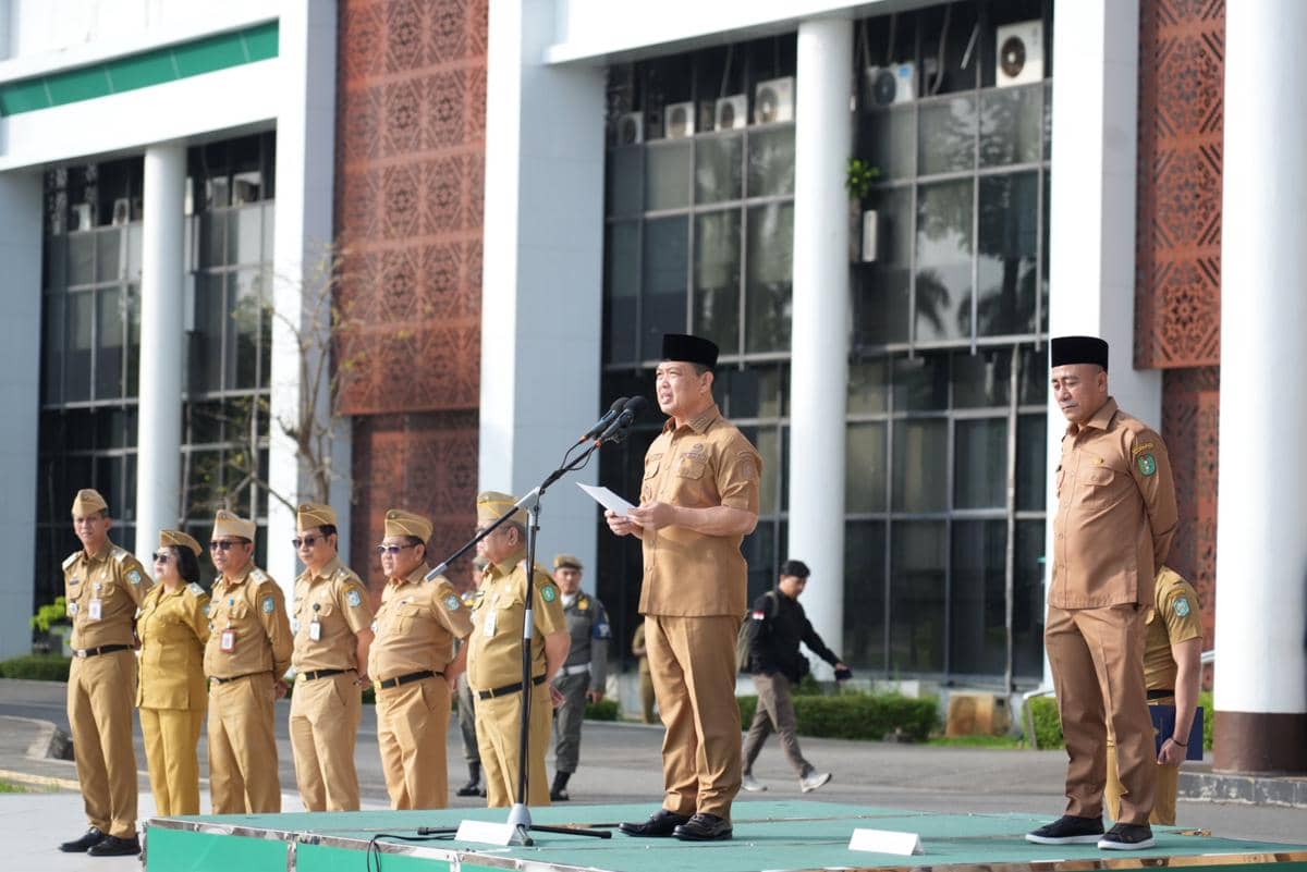 Gubernur Kalbar pimpin apel.