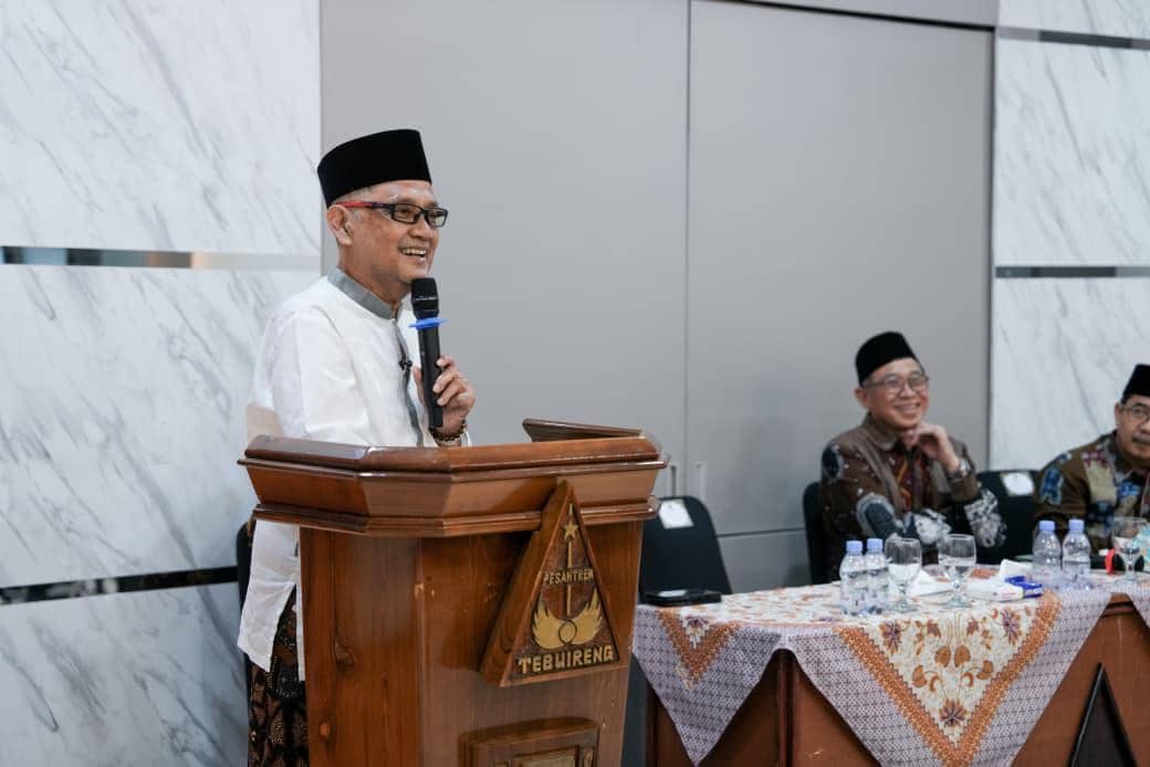 Menteri Haji dan Umrah RI, Mochamad Irfan Yusuf dalam pertemuan dengan jajaran Kantor Wilayah Kementerian Haji dan Umrah Provinsi Jawa Timur. (Dok. Media Center Haji)