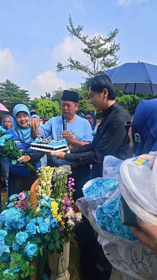 Egi Fazri hadir di peringatan ulang tahun Vidi Aldiano