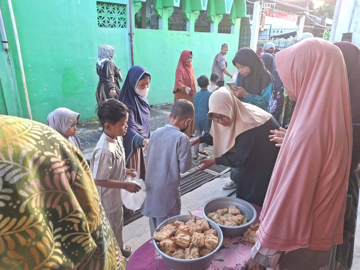Kupat jembut, tradisi syawalan