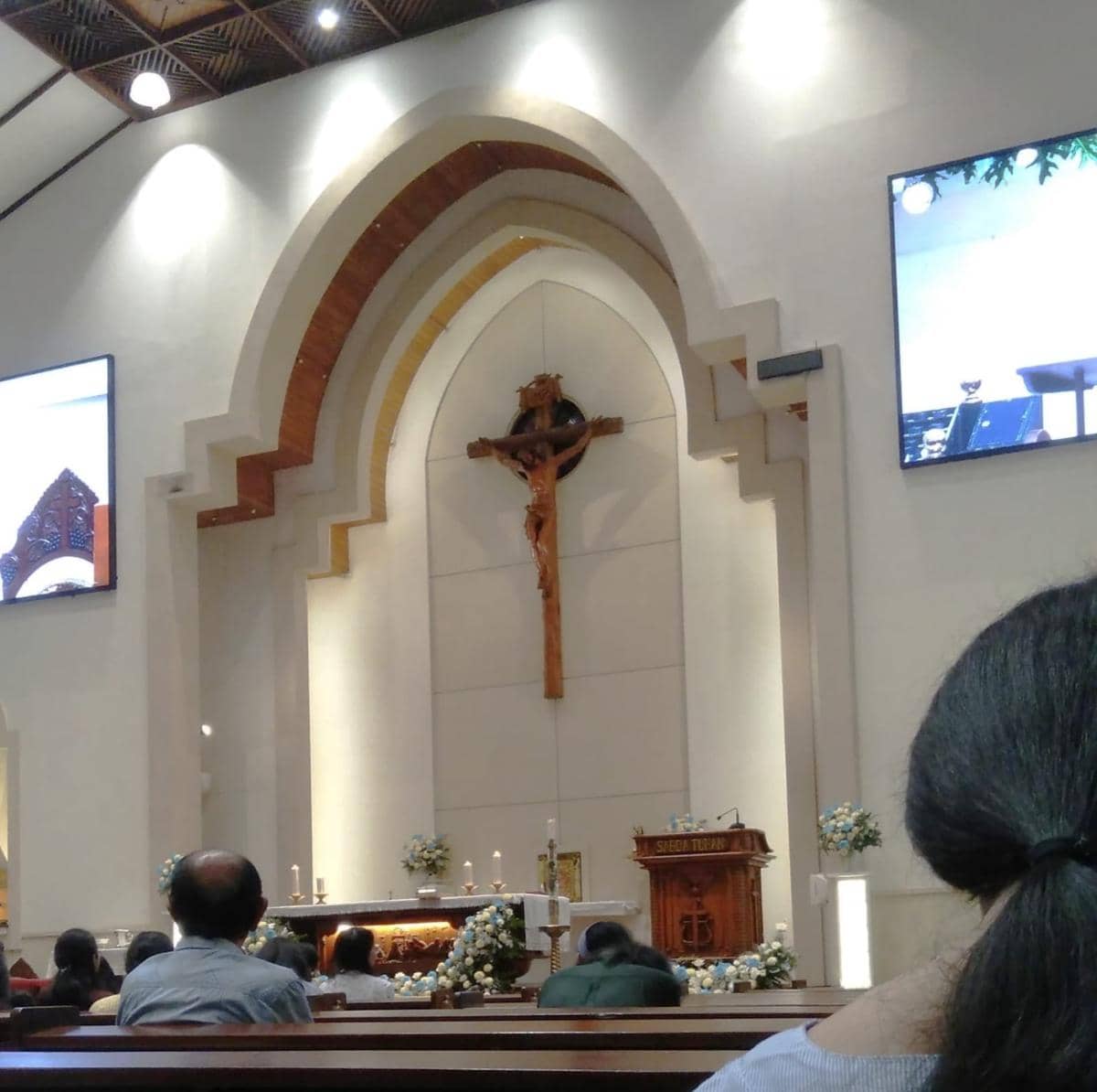 Potret Gereja Katolik Paroki Santa Maria Tak Bercela