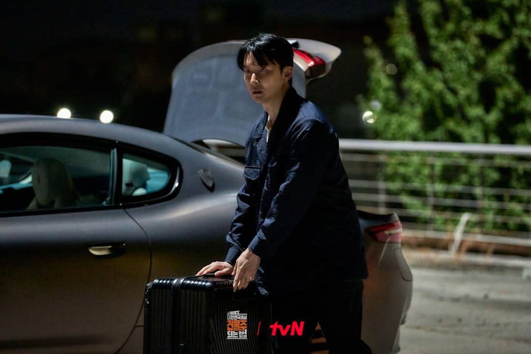 Cuplikan drama Mad Concrete Dreams (instagram.com/ tvn_drama)