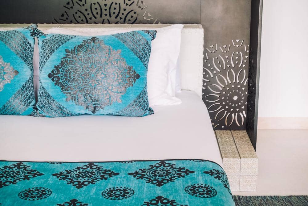 ilustrasi sprei motif geometris