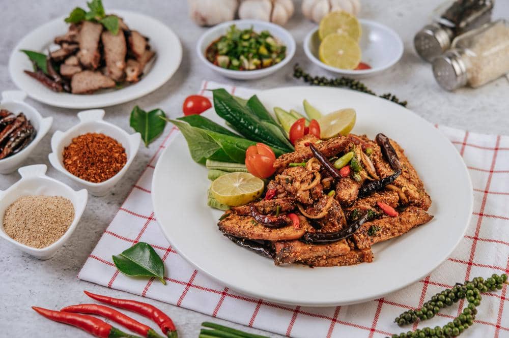 Resep Moo Nam Tok, Salad Daging Khas Thailand yang Segar