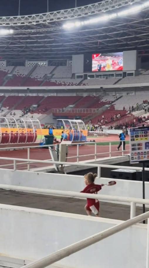 Kamari Dukung Justin Hubner di Laga Timnas vs Bulgaria (instagram.com/jennifercoppenreal20)