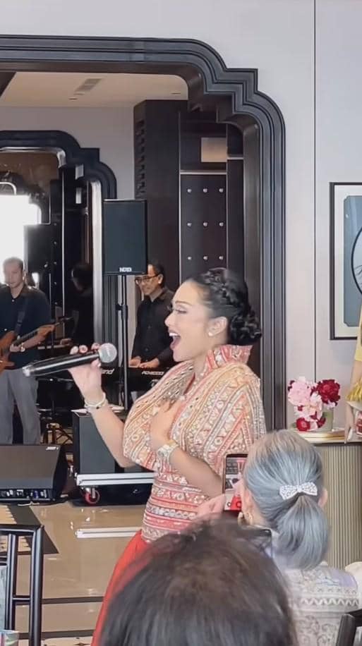 Pesta Ulang Tahun Kris Dayanti, Dihadiri Geng Sosialita (instagram.com/krisdayantilemos)